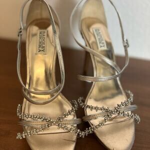 Women’s Badgley Mischka Silver Strappy Heel Size 9M